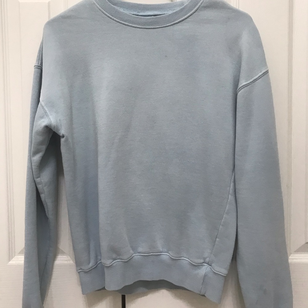 Light Blue Tilly’s pullover sweatshirt